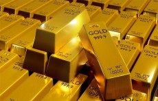 الذهب يرتفع مع تزايد البيانات الاقتصادية الأميركية الضعيفة