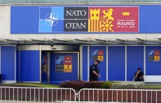 "الناتو" يخشى انسحاب فرنسا من قيادته العسكرية إذا فازت لوبان بالانتخابات