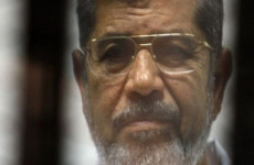 صحيفة بريطانية : محمد مرسي يموت في السجن