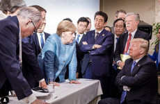 بماذا رد الرئيس الامريكي على الصورة الأبرز في "G7"