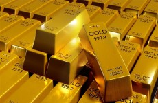 الذهب يرتفع مع تزايد البيانات الاقتصادية الأميركية الضعيفة