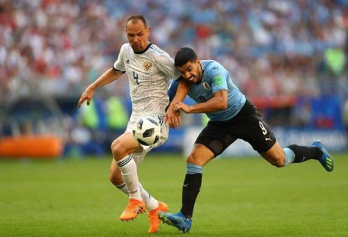 منتخب أرغواي يتأهل إلى دور ثمن النهائي من المونديال بفوز على روسيا 3-0