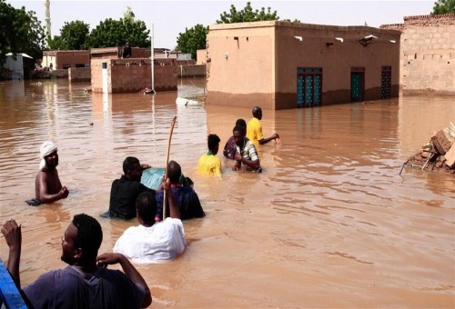 عشرات القتلى ونصف مليون متضرر .. تحذيرات من ظهور أوبئة بسبب فيضانات السودان