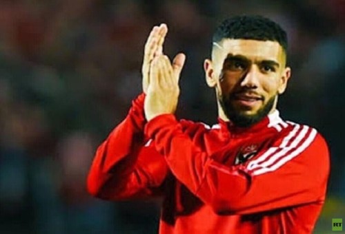 رد مفاجئ من الجزائري قندوسي يفشل مخطط النادي الأهلي